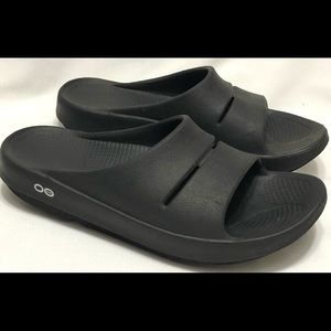 OOFOS Recovery Black Slide Sandals